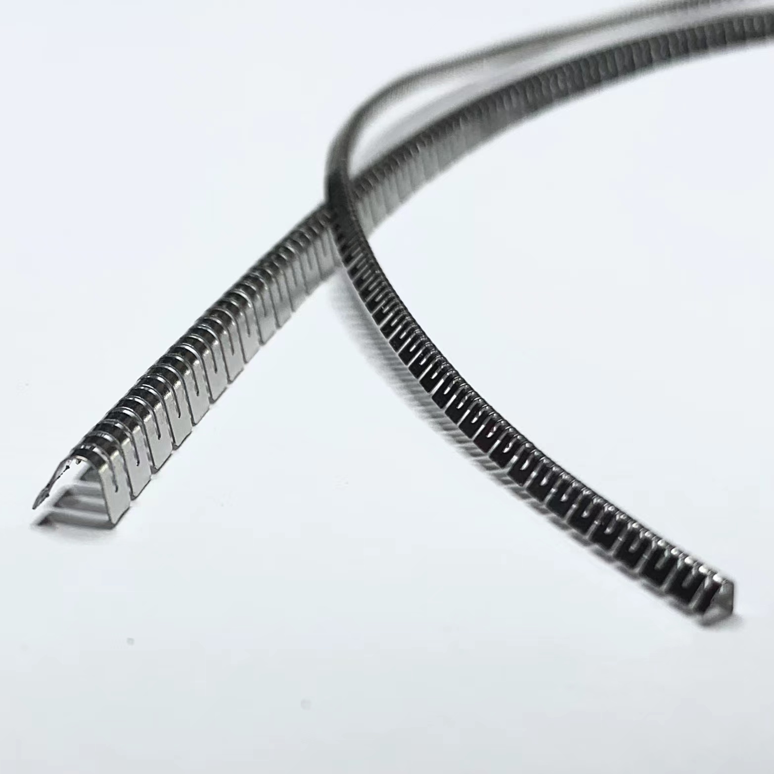 Cantilever V Spring-spring energized seals