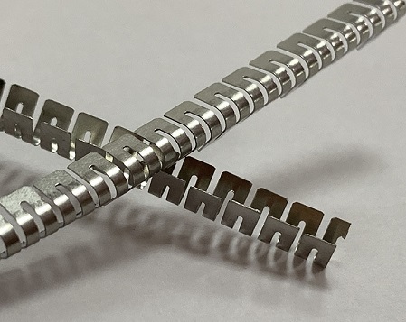 What is the corrosion resistance of the plug sealing spring?