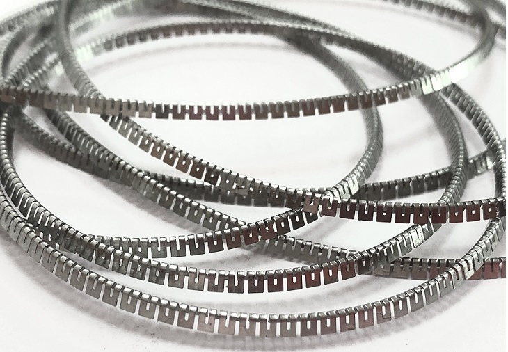 What are the high-temperature performance of the pan plug sealing spring?