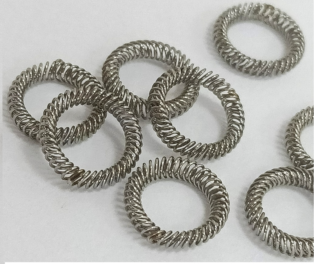 Does Canted coil springs' orientation matter?