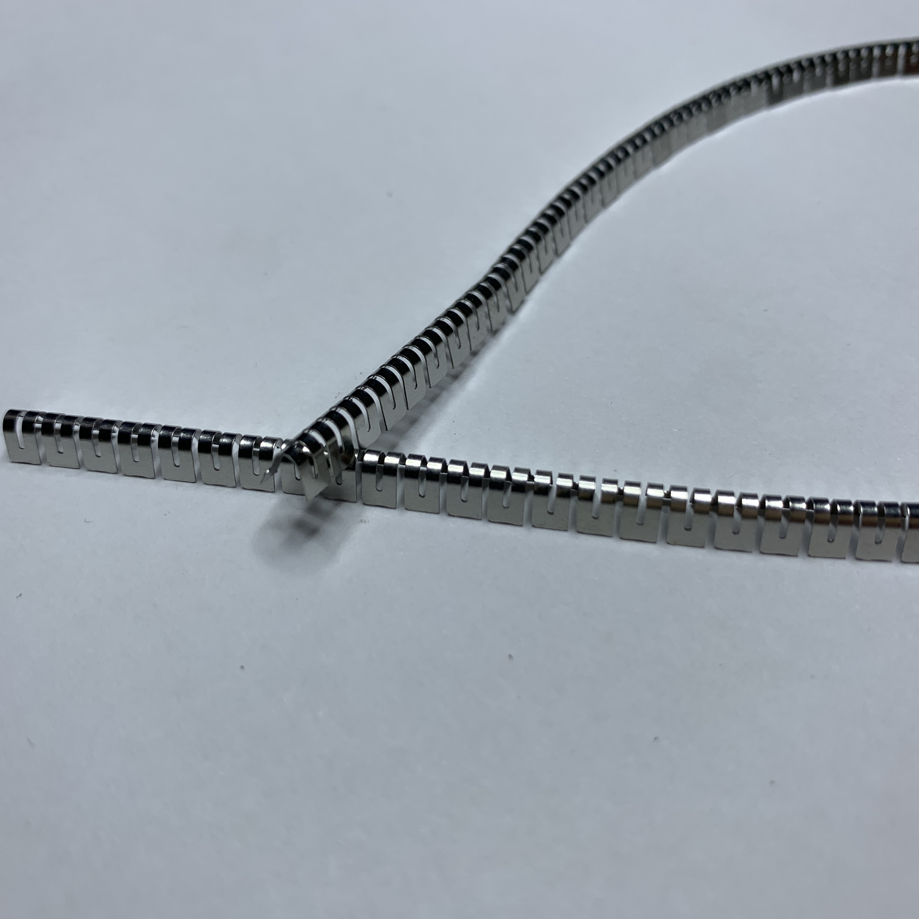 What is cantilever spring/v spring?