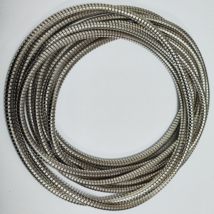 Helical springs: maintains the clamping force of the sealing component and extends its service life