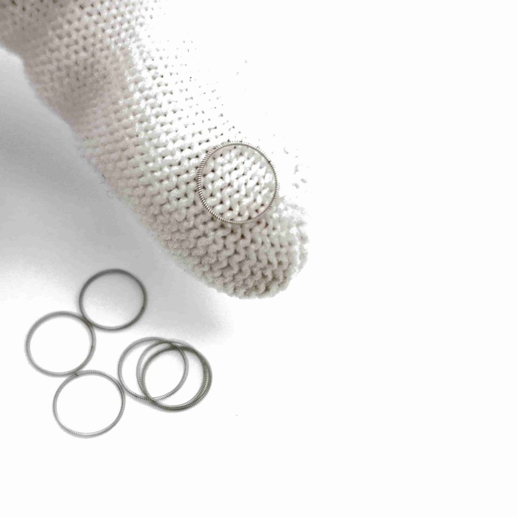 Slant coil springs with high-performance sealing-Handaspring